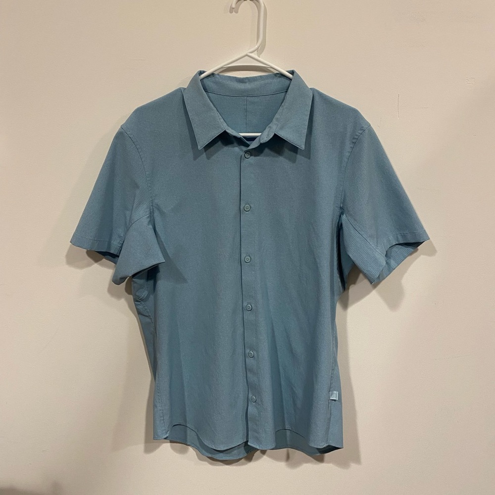 Lululemon Button Up Baby Blue Short Sleeve Collared Men’s
